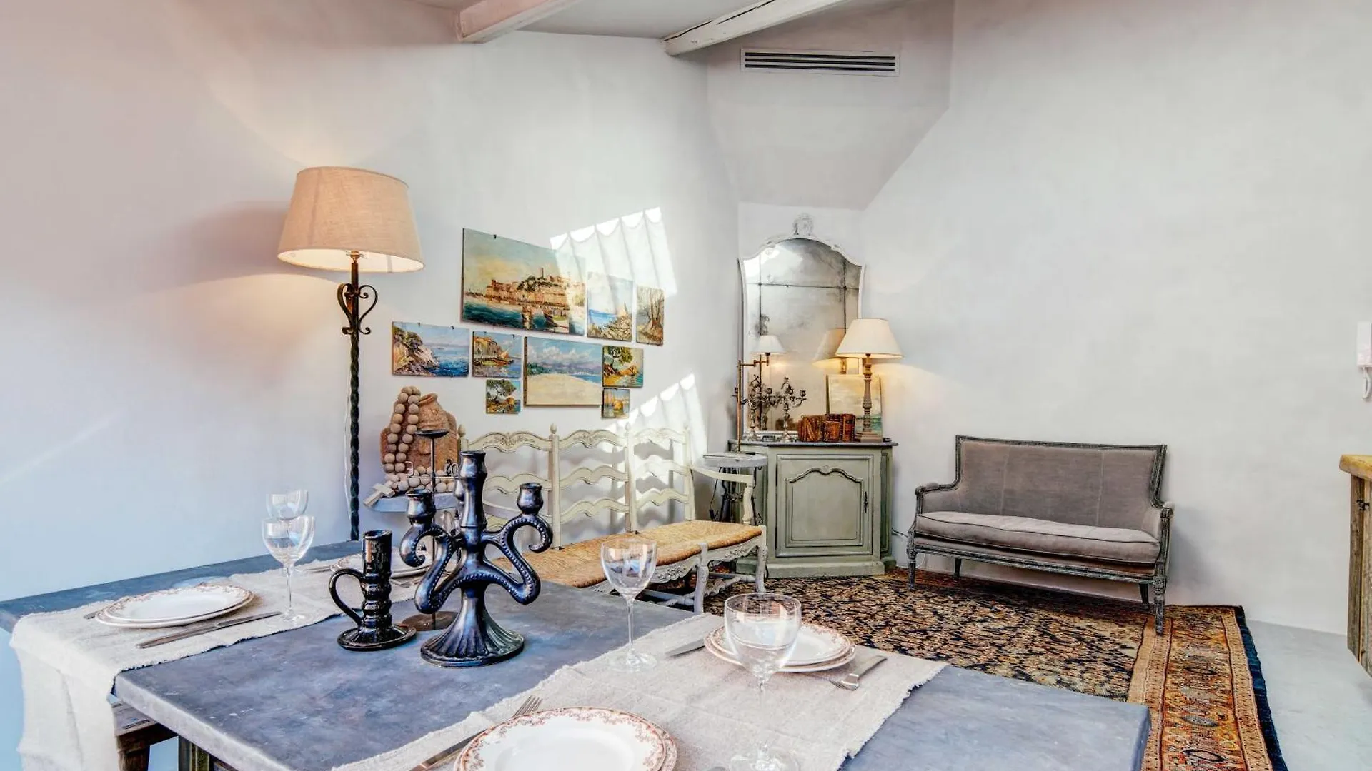 Authentic Charming Studio In The Heart Of Cannes