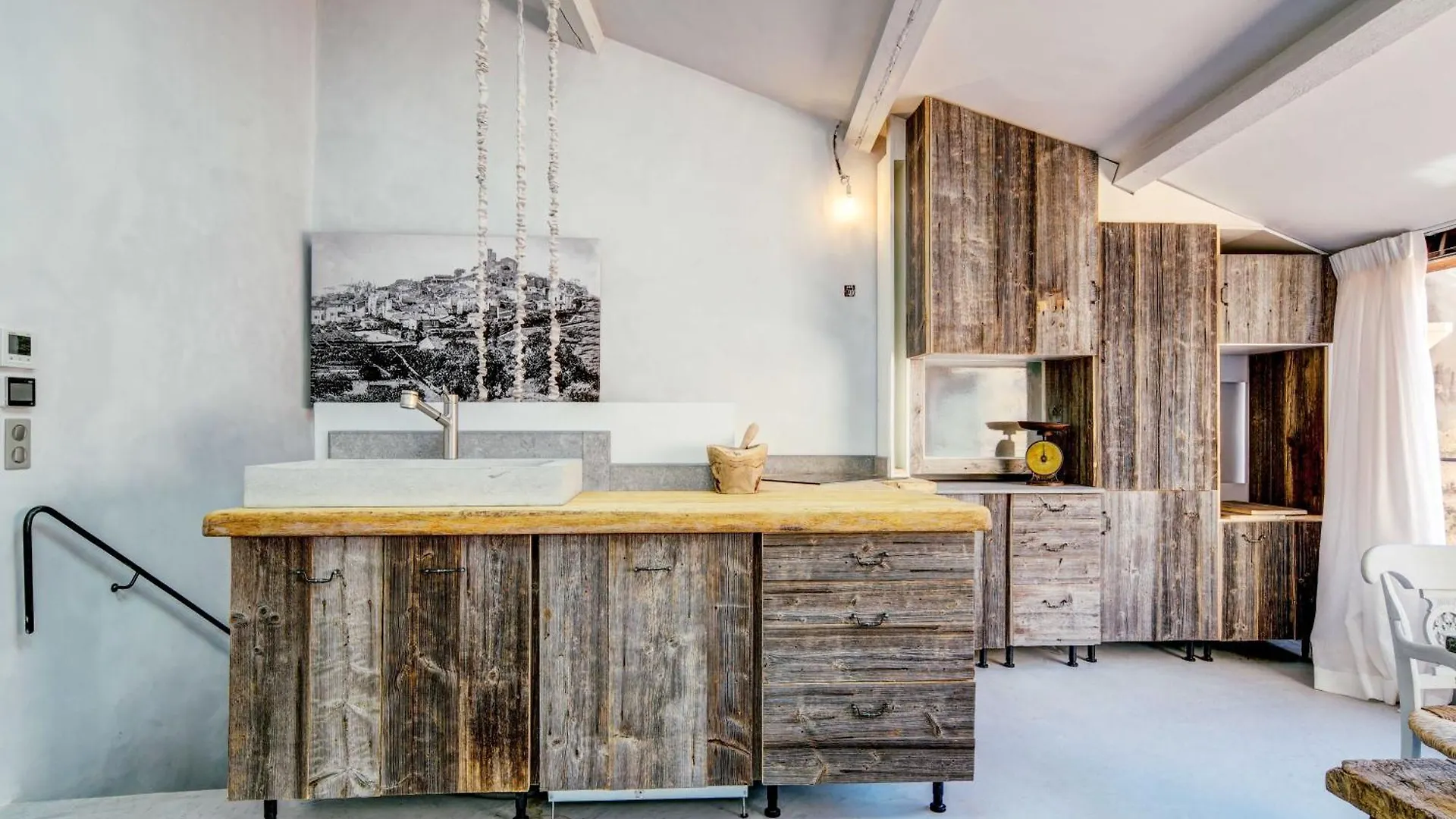 Authentic Charming Studio In The Heart Of Cannes