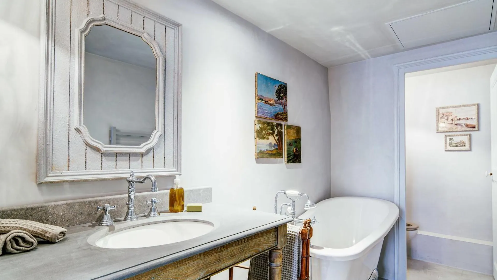 Authentic Charming Studio In The Heart Of Cannes 0*,  France